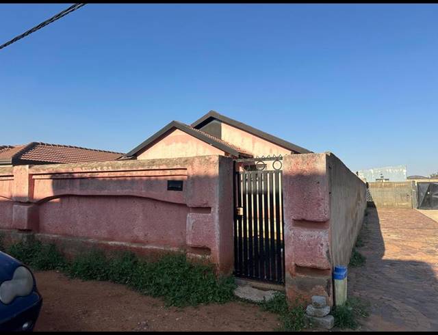 3 BEDROOM PROPERTY TO RENT IN PROTEA GLEN EXT